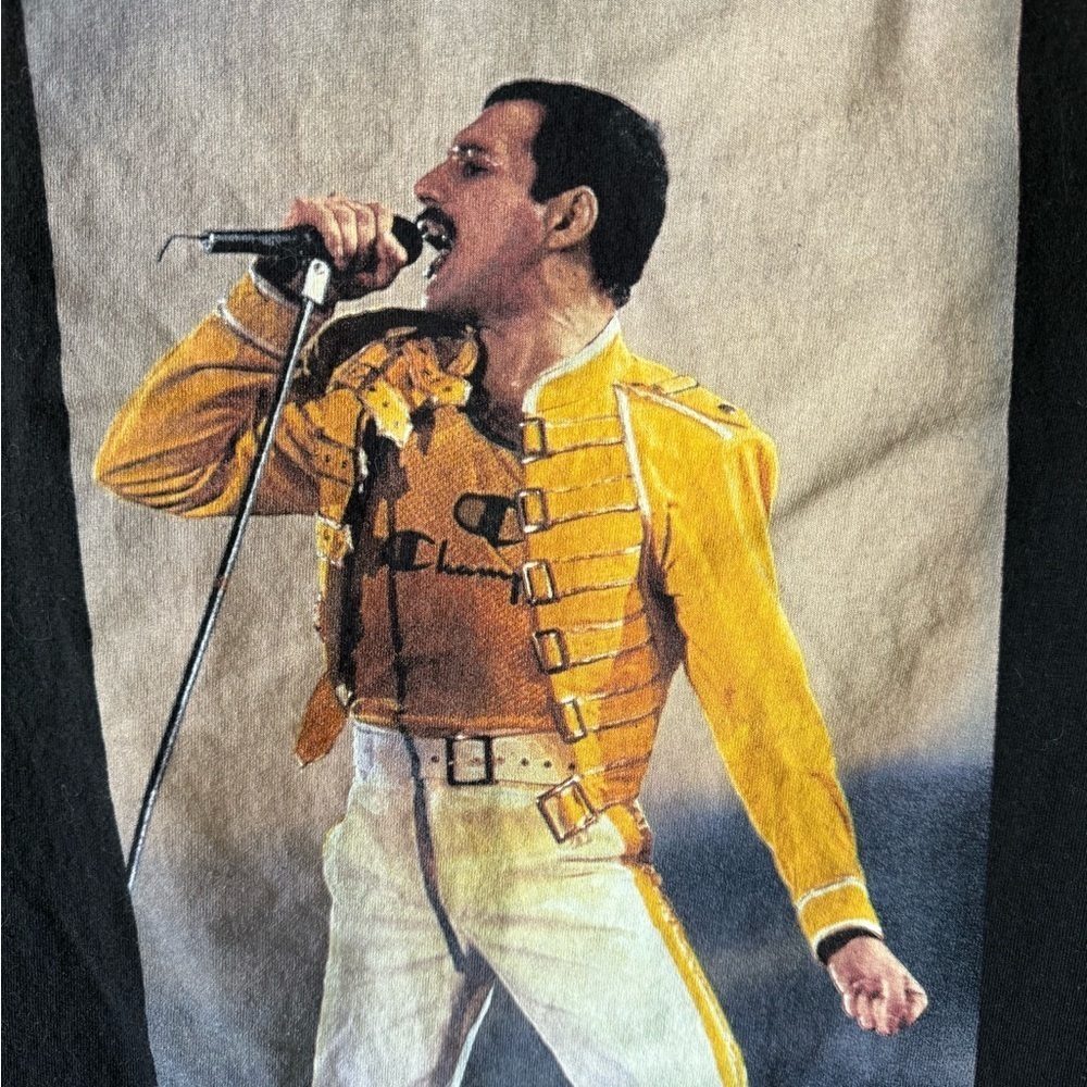 Freddie Mercury T-Shirt in Black - Picture 2 of 5